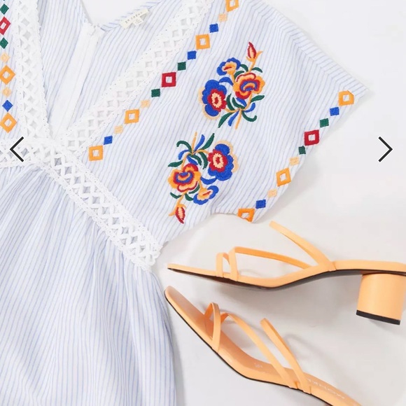 En Crème Smock Dress with Floral Embroidery - Picture 2 of 9